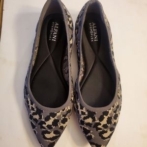 ALFANI FLAT SHOE